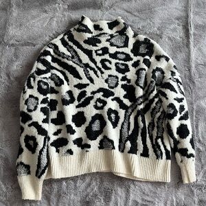 FOREVER 21 Black & White Print Sweater